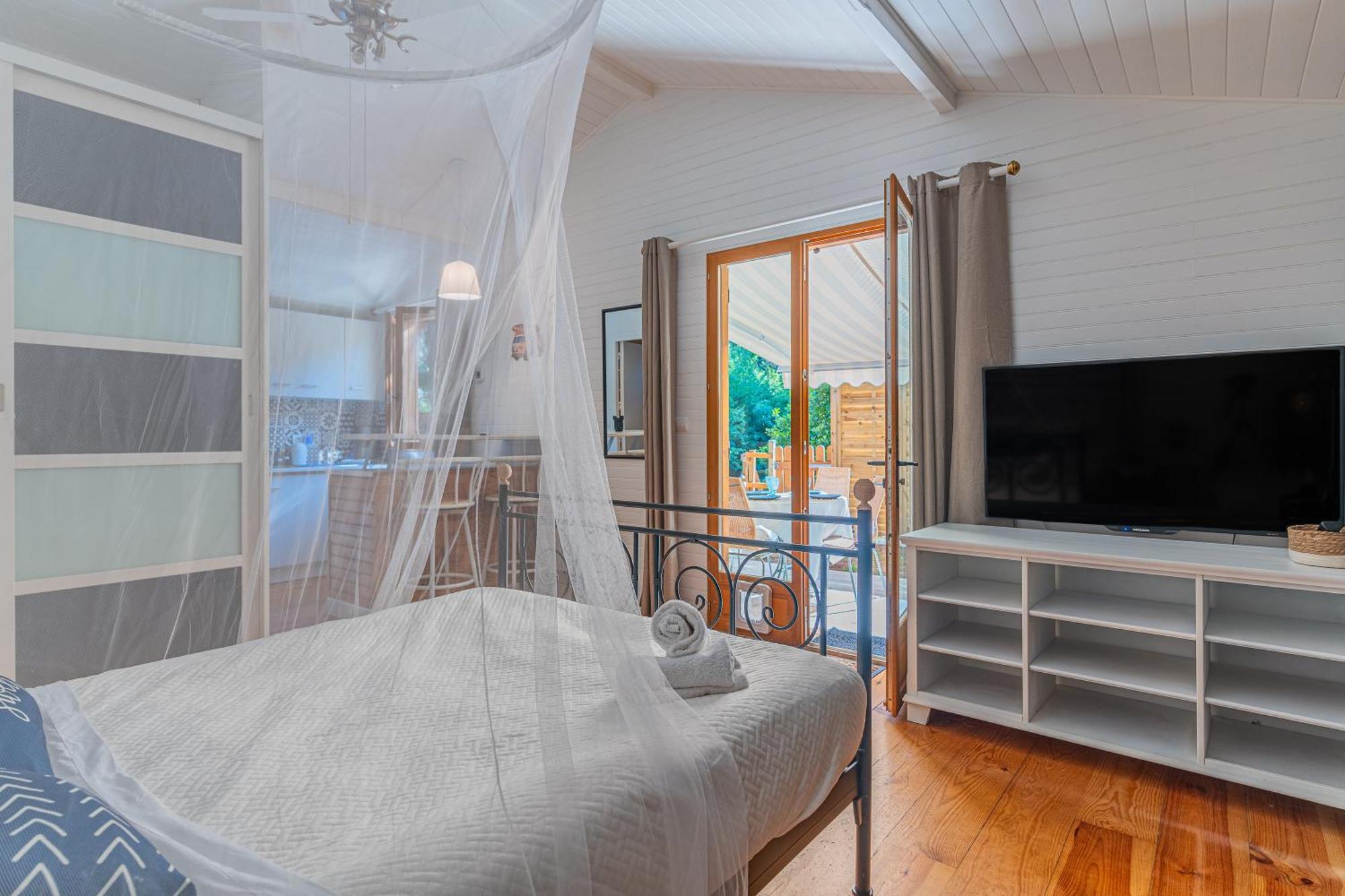 La Maisonnette En Bois Saumos Extérieur photo