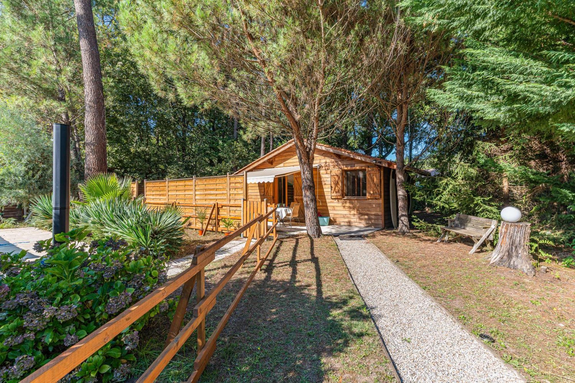 La Maisonnette En Bois Saumos Extérieur photo